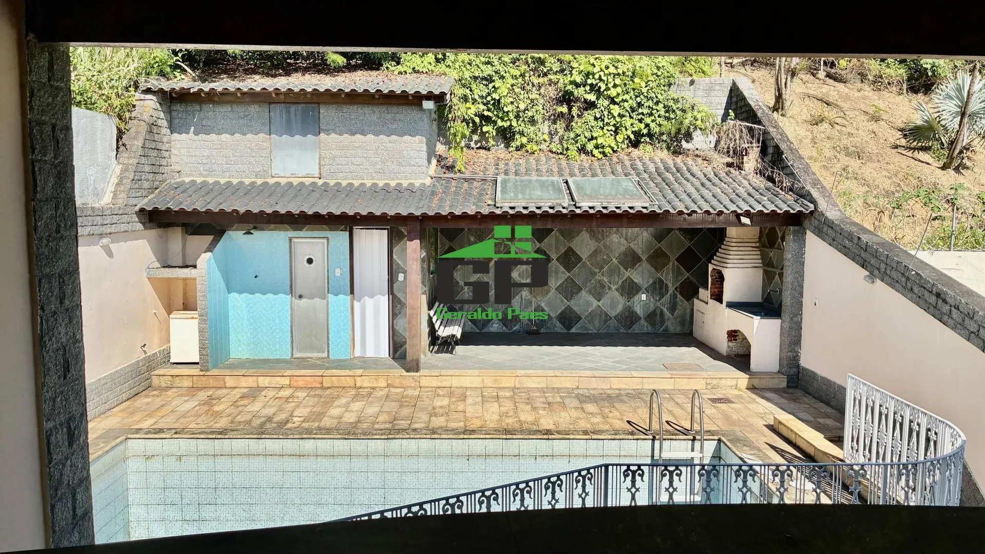 House with 4 bedrooms and 4 bathrooms, separate kitchen — photo 3