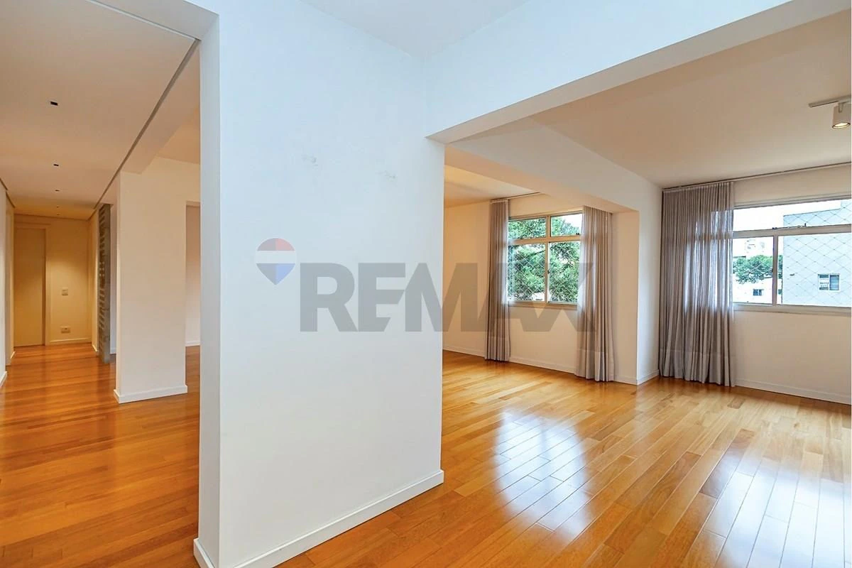 3-bedroom apartment with 219 m² and 4 bathrooms — photo 3