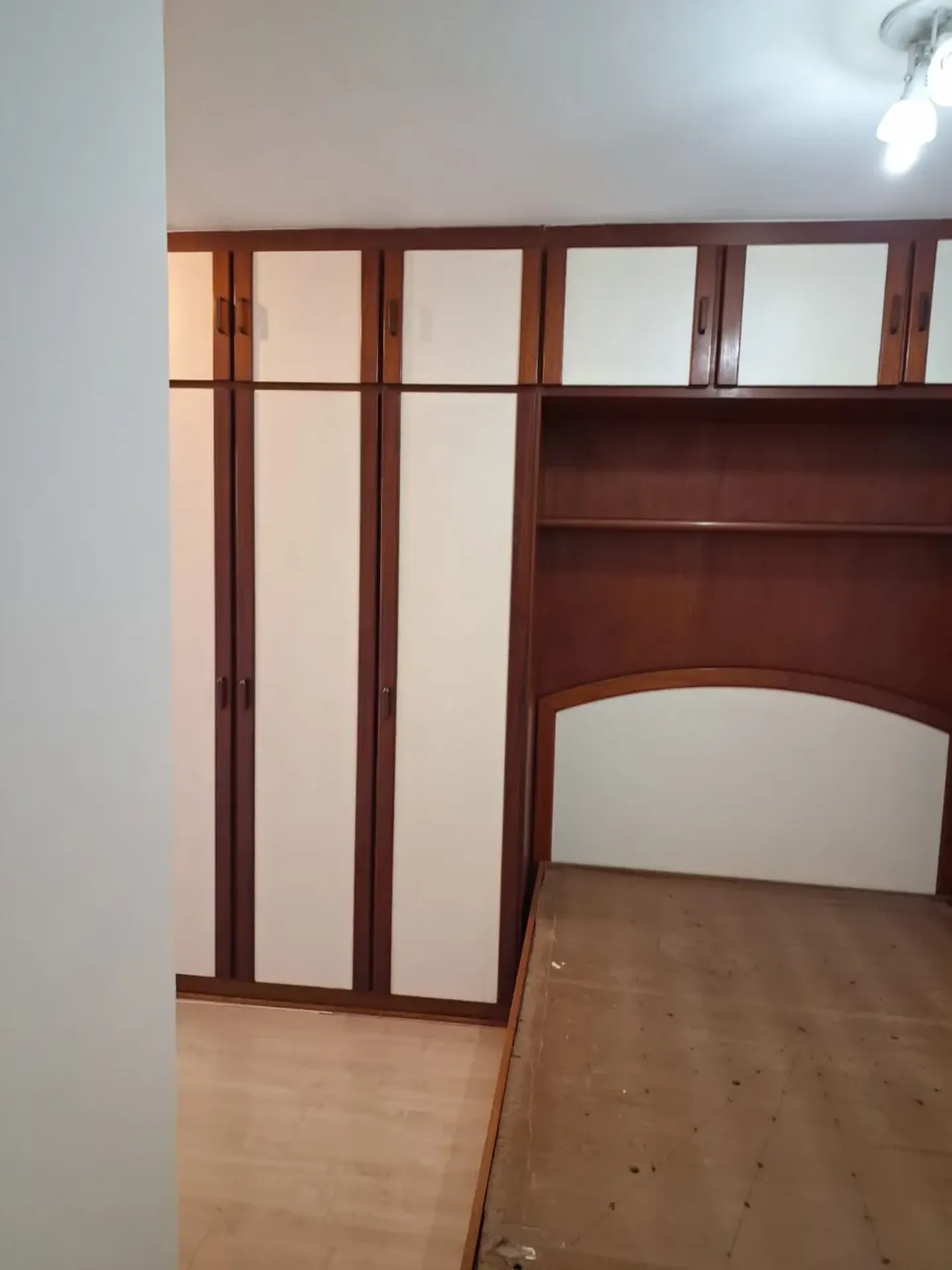 2-bedroom apartment with a grill on the balcony — photo 10
