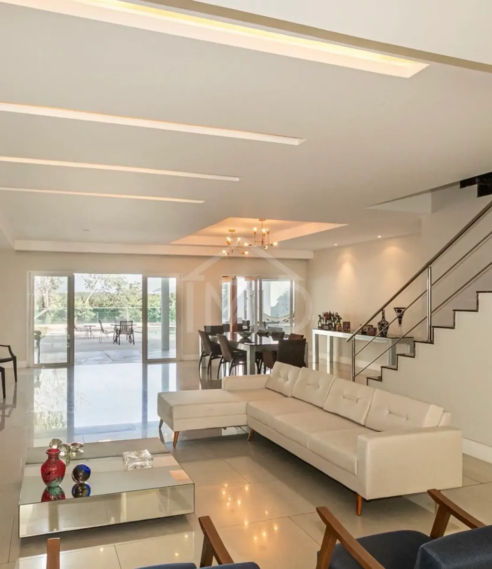 House with 4 suites, open-plan kitchen, 650 m² — photo 40