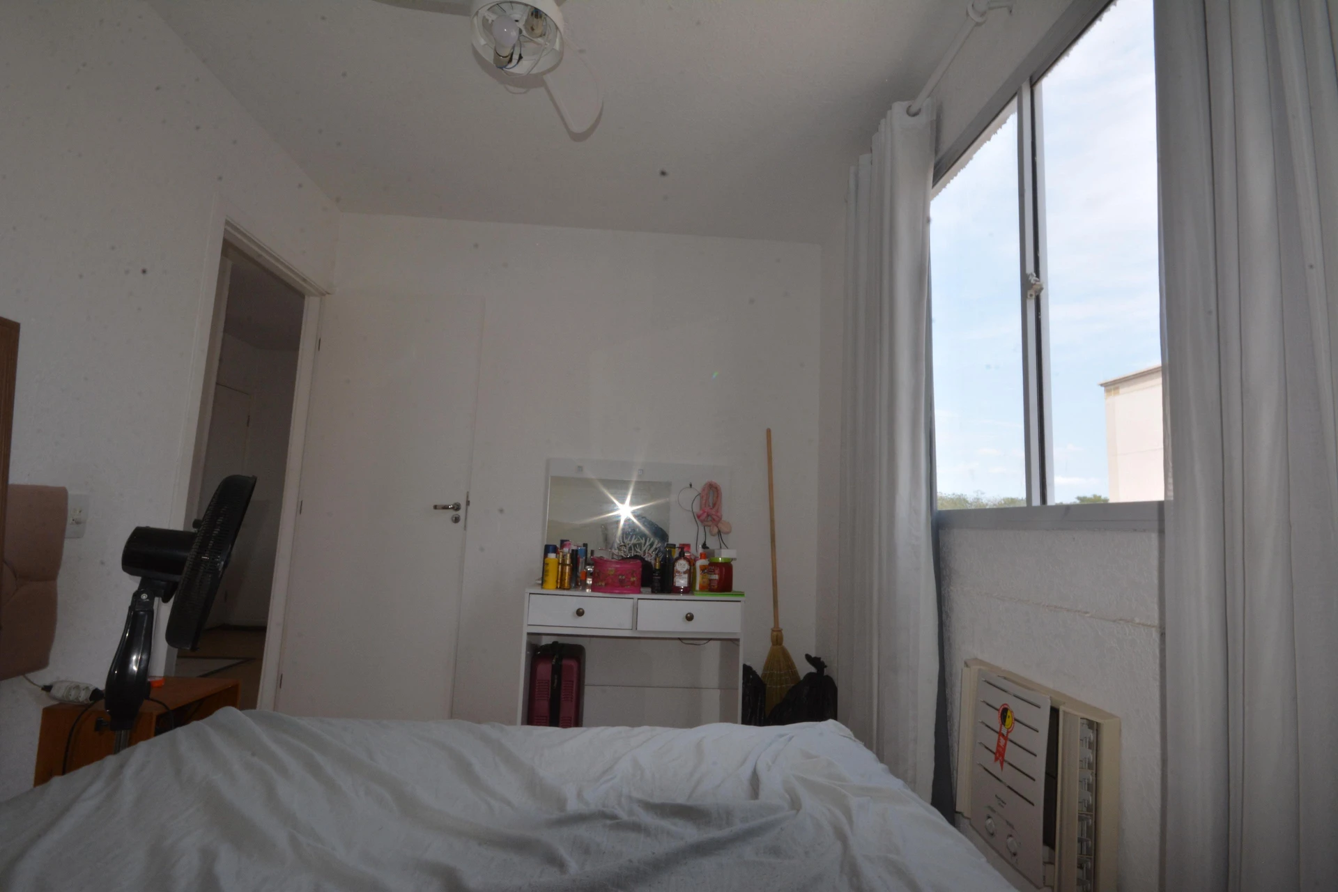 Furnished 2-bedroom apartment with a gas stove kitchen — photo 32