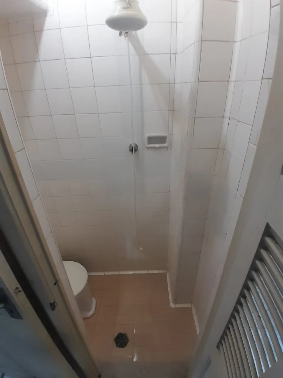 Unfurnished apartment with 2 bedrooms and 1 bathroom — photo 2