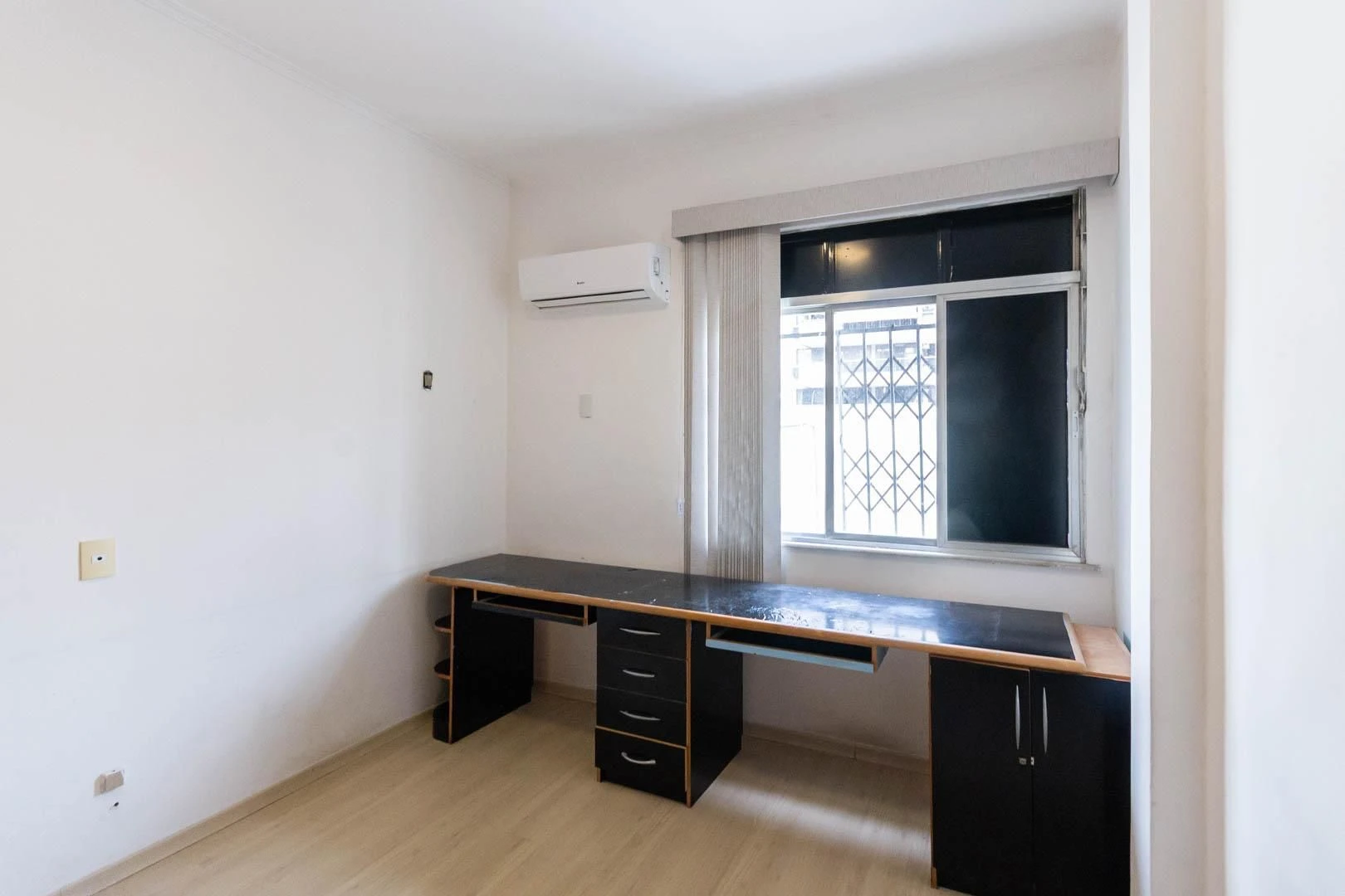 Home office in a 2-bedroom apartment, 90 m² — photo 15