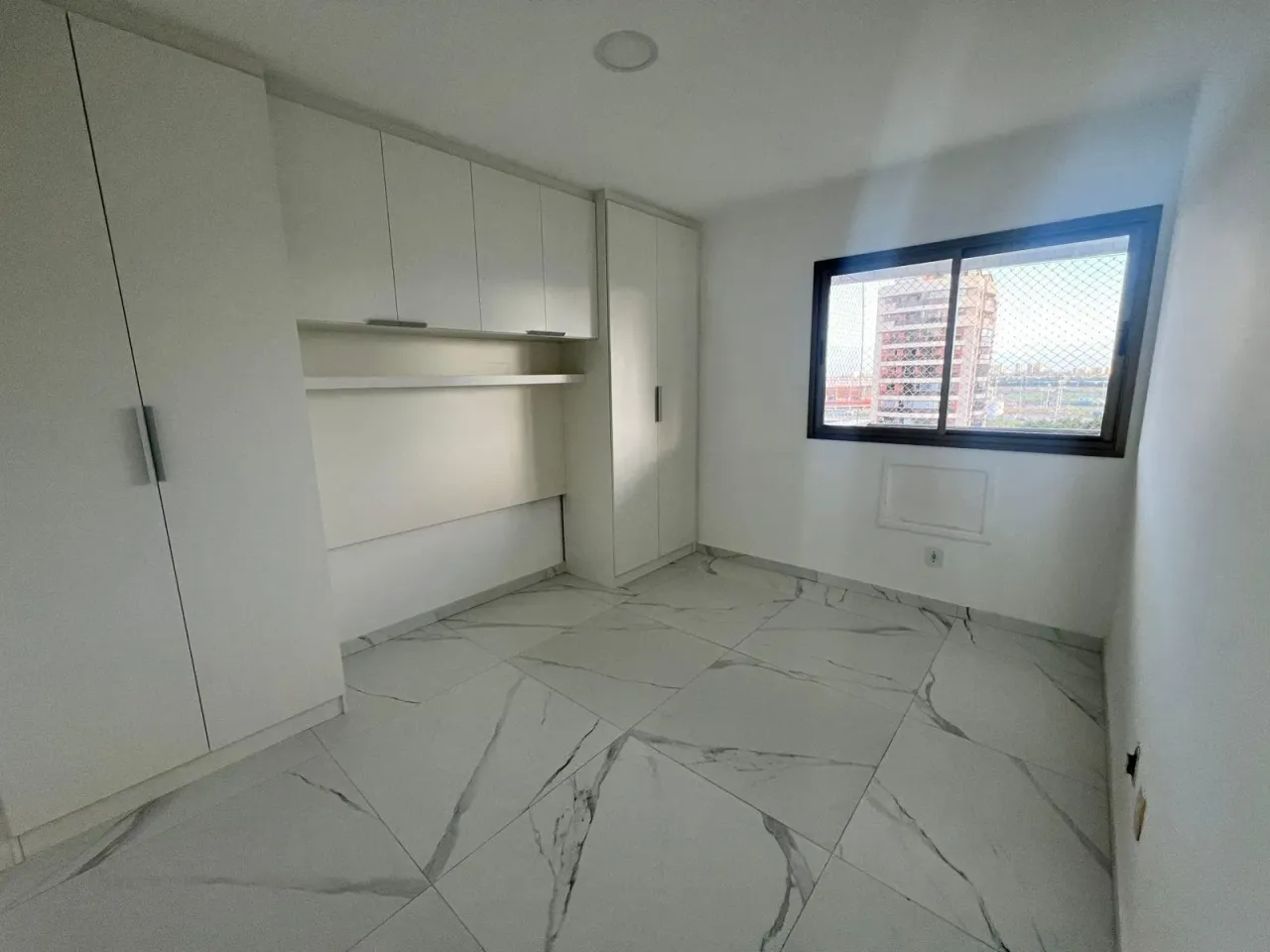 3-bedroom apartment with 2 bathrooms and 1 parking space — photo 3