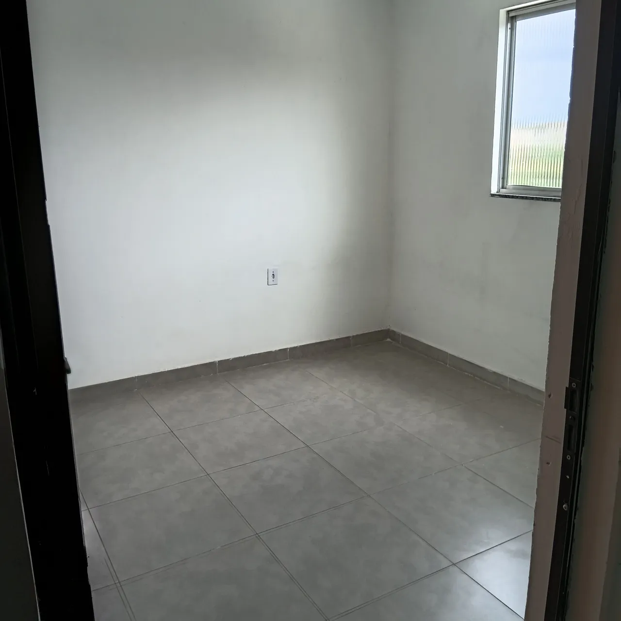 2-bedroom apartment on the 2nd floor with no parking — photo 11