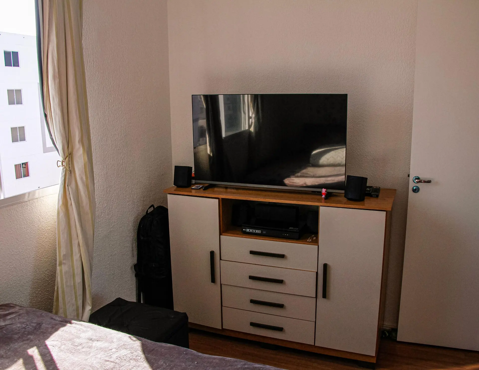 Furnished 2-bedroom apartment with a separate kitchen — photo 8