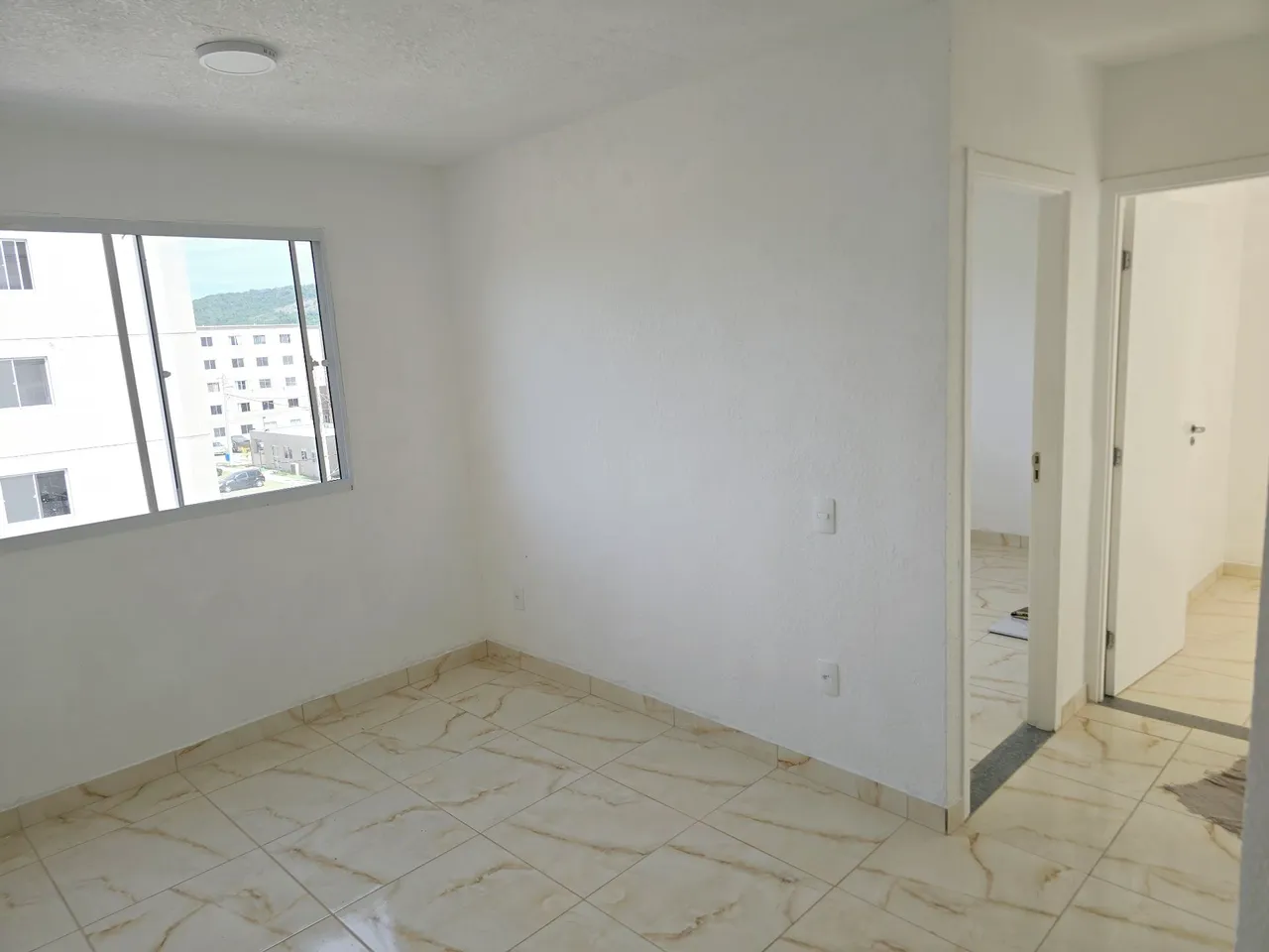 2-bedroom apartment with gas stove and glass shower — photo 6