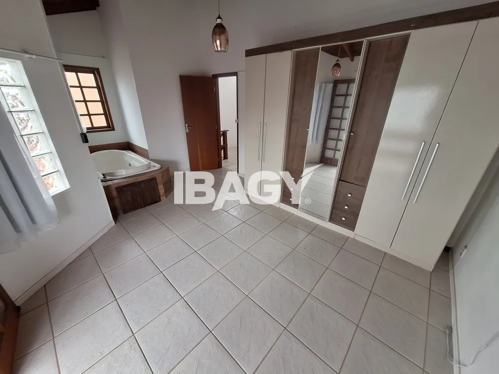 Casa de 3 dormitorios con parrilla de balcón — photo 14
