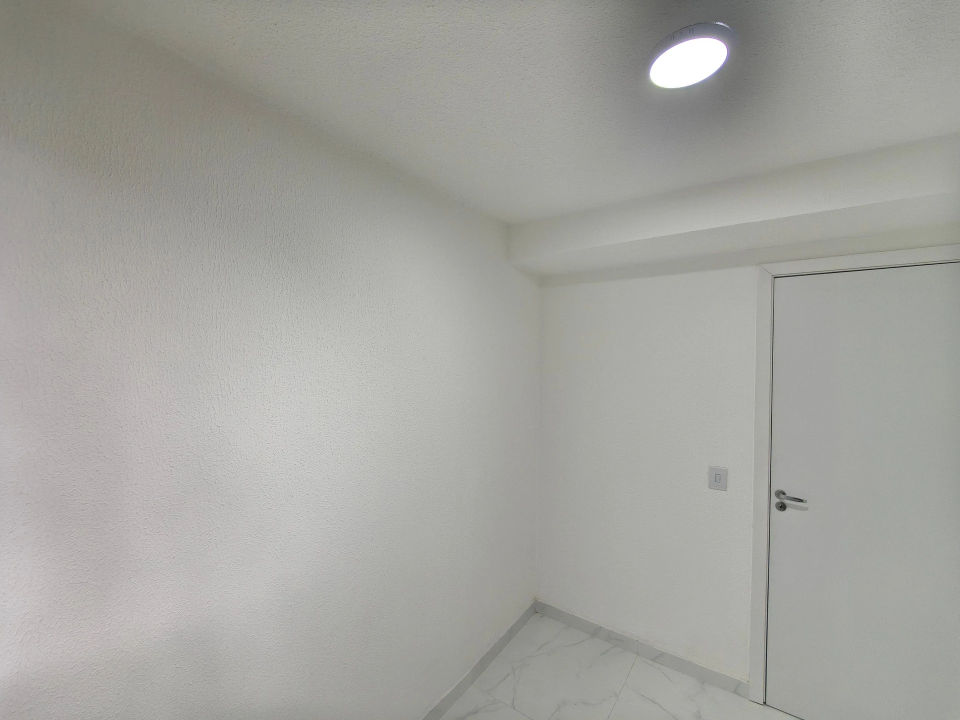 Apartamento mobiliado com 2 quartos, 1 banheiro e varanda — photo 48