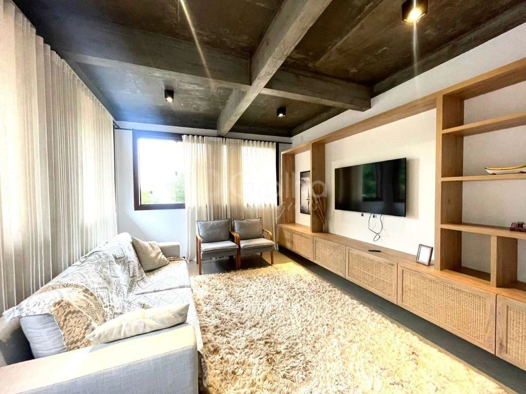 3-bedroom house with an open-plan kitchen — photo 5