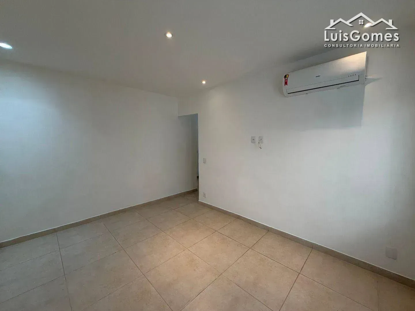 Unfurnished house with 5 bedrooms and 5 bathrooms — photo 28