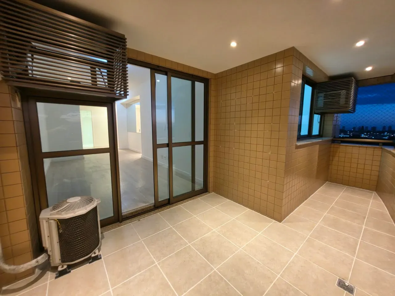 3-bedroom apartment in a building with a sauna — photo 19
