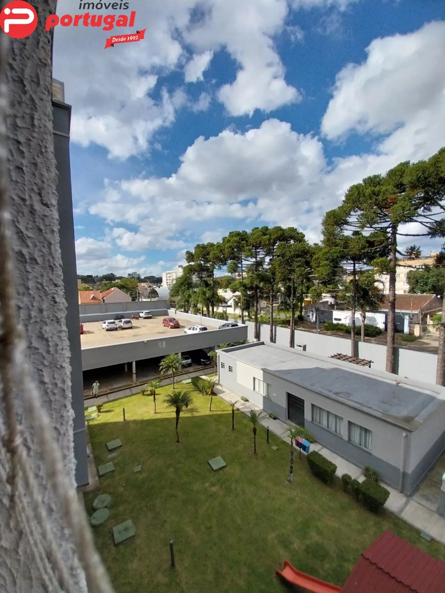 Apartamento com piso de madeira ou laminado, Portão — photo 13