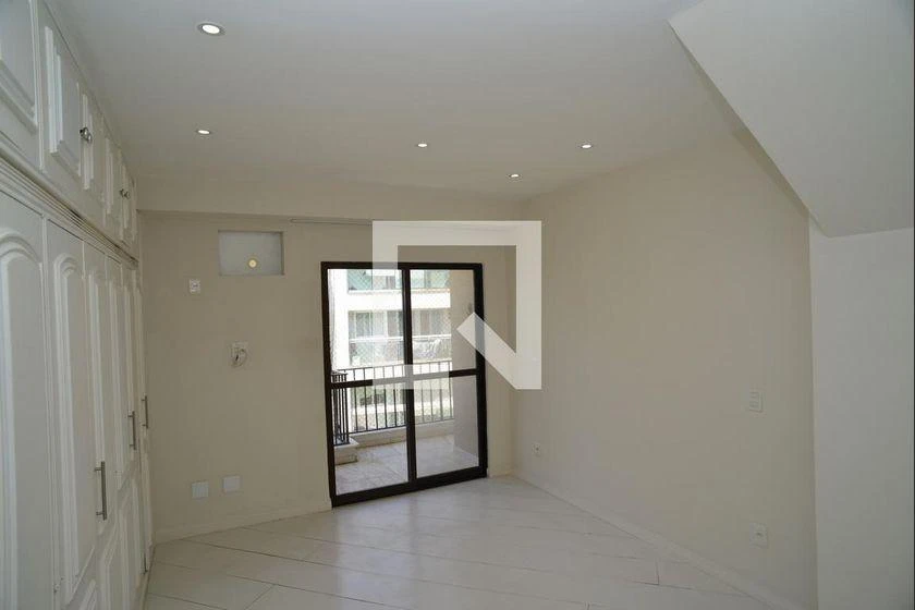 Apartamento para aluguel com 3 quartos e varanda de vidro — photo 22
