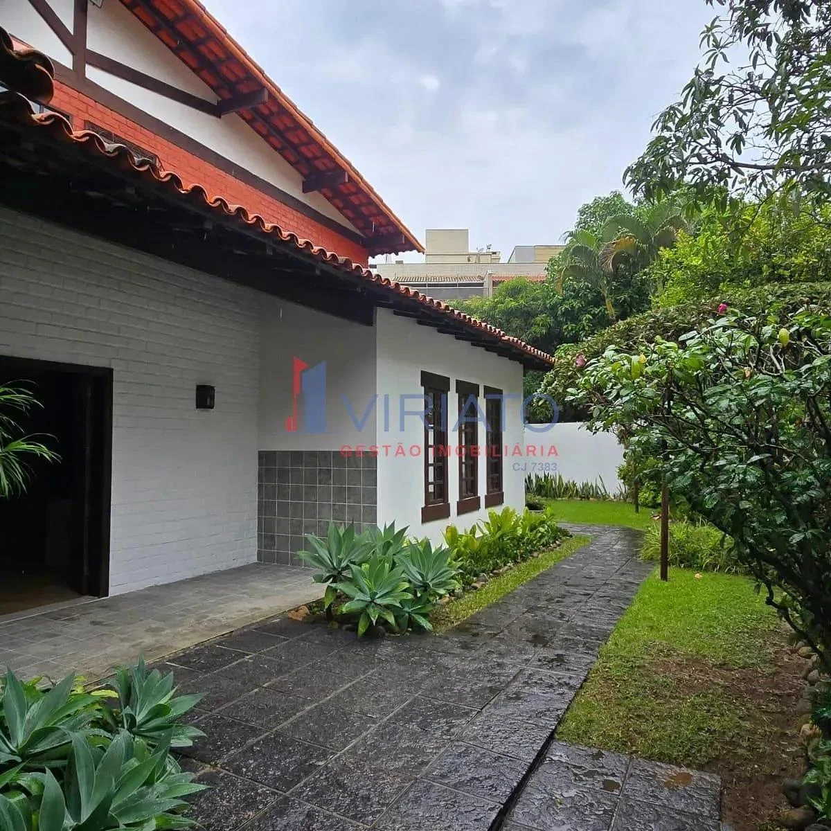 House with 4 bedrooms and a built-in balcony grill — photo 11