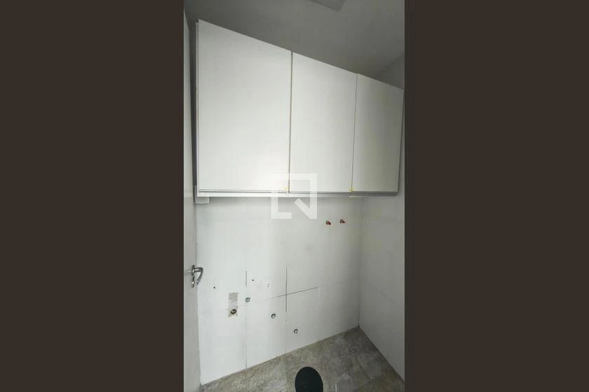 Balcony with a grill in a 3-bedroom apartment, 311 m² — photo 44