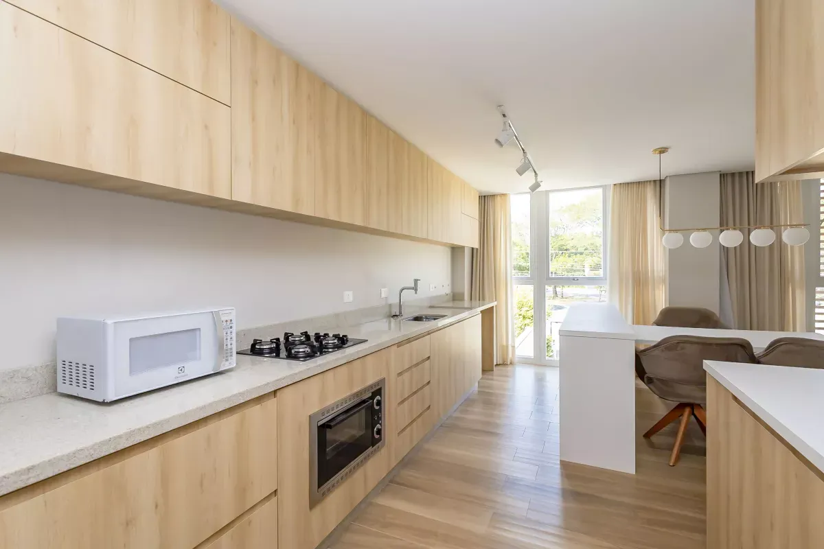 One-bedroom apartment with floor-to-ceiling windows — photo 3