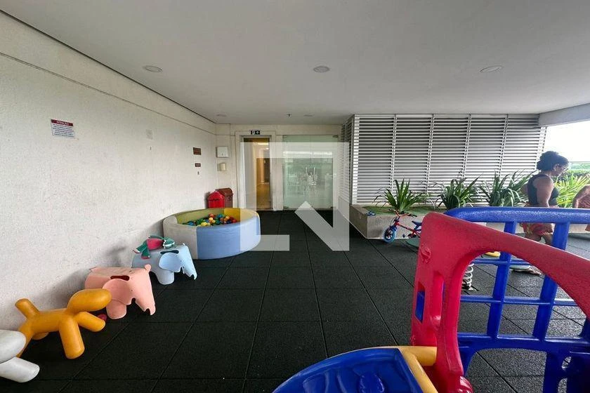 Furnished 2-bedroom apartment with balcony — photo 49