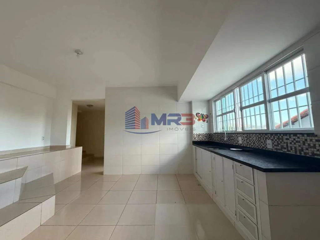Unfurnished house with 3 en-suite bedrooms and a balcony — photo 14