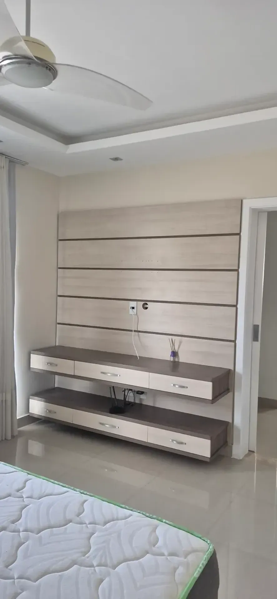 Furnished triplex house with 5 bedrooms and 300 m² — photo 42
