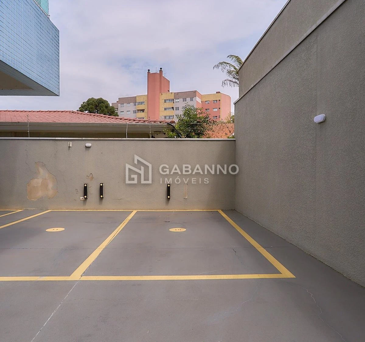 Furnished apartment, 69 m², with a glass-enclosed balcony — photo 21