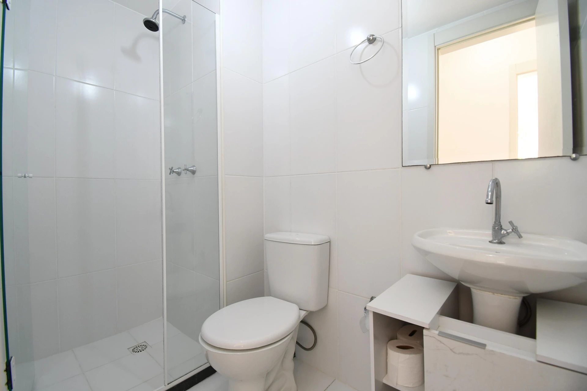 2-bedroom apartment with wood or laminate floors — photo 26