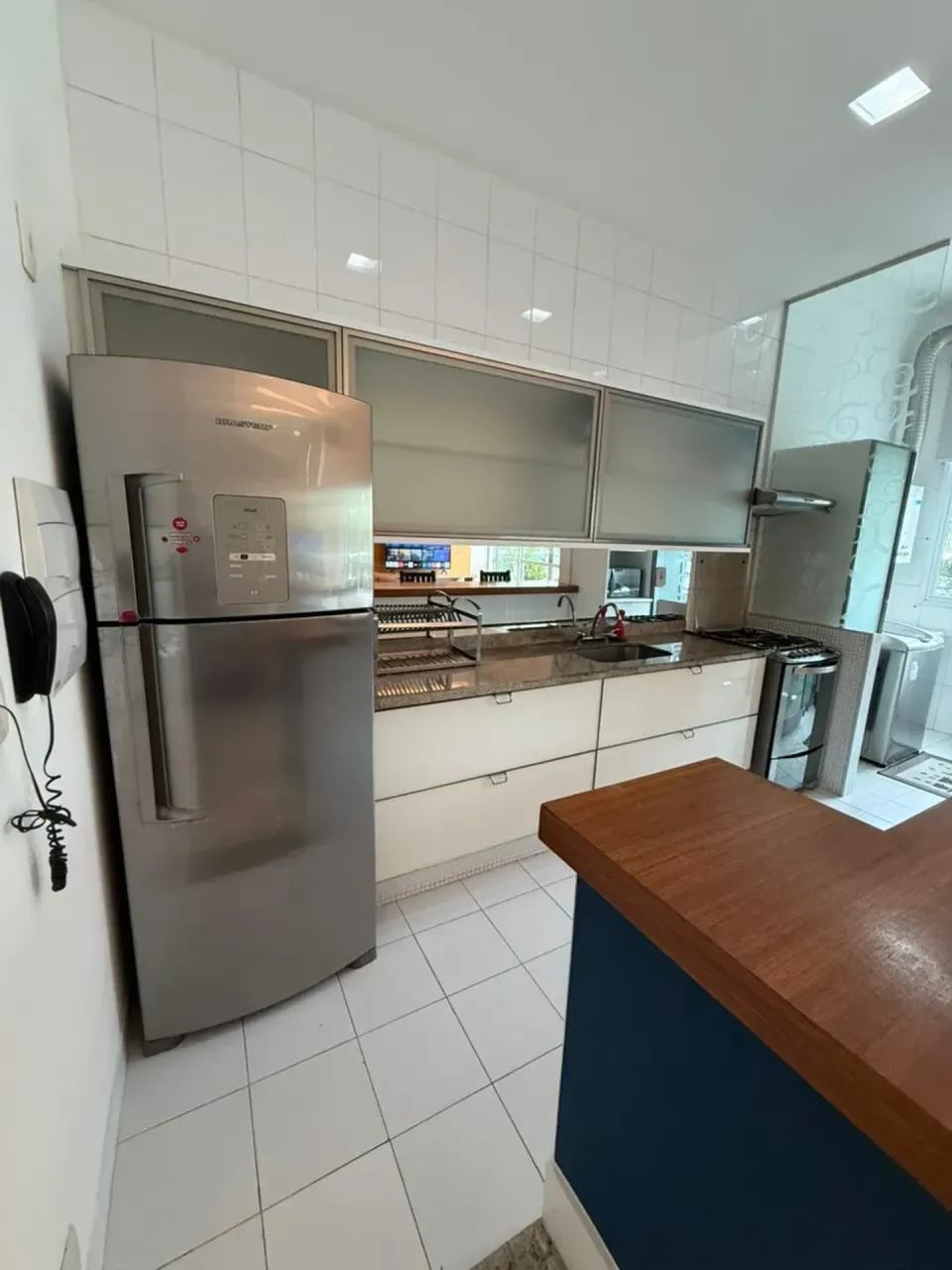 Furnished 1-bedroom apartment with 2 bathrooms — photo 14