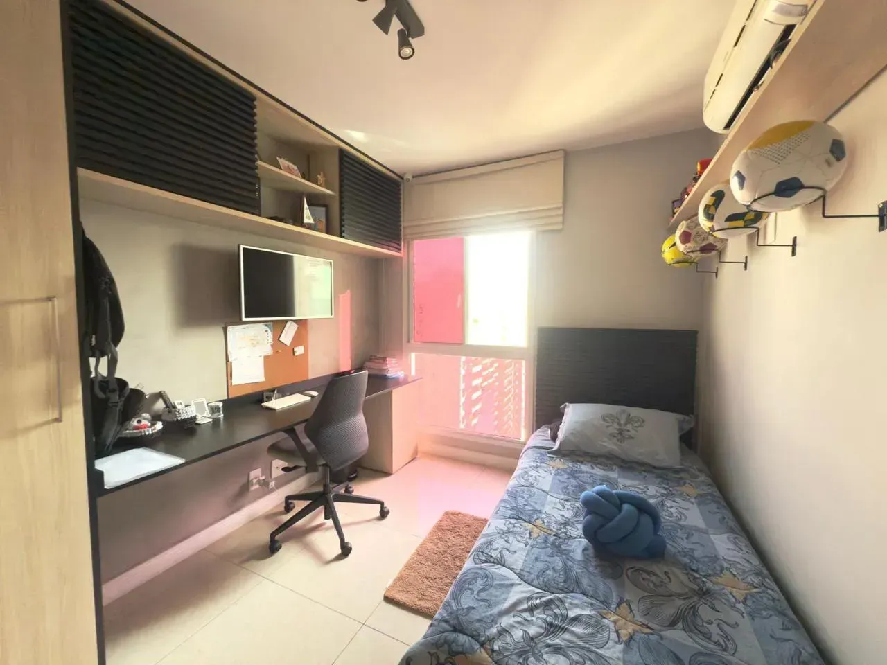 Loft with 3 bedrooms, 3 baths, and 216 m² — photo 12