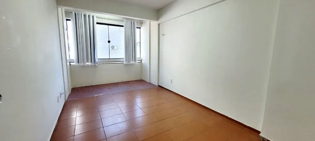 3-bedroom apartment in a building with a pool — photo 7