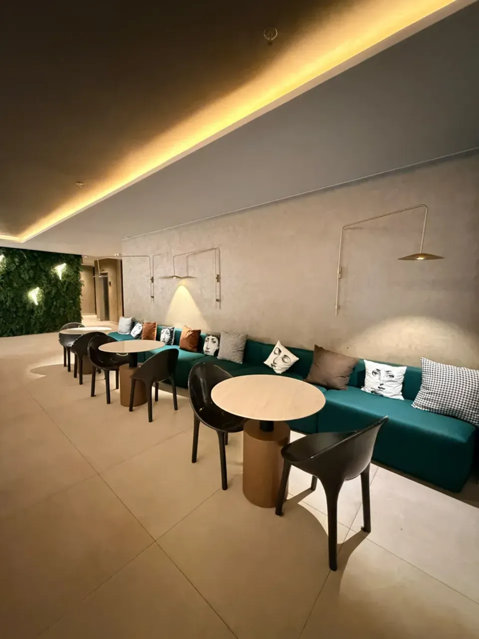Apartamento com 4 quartos e 3 banheiros e varanda — photo 14