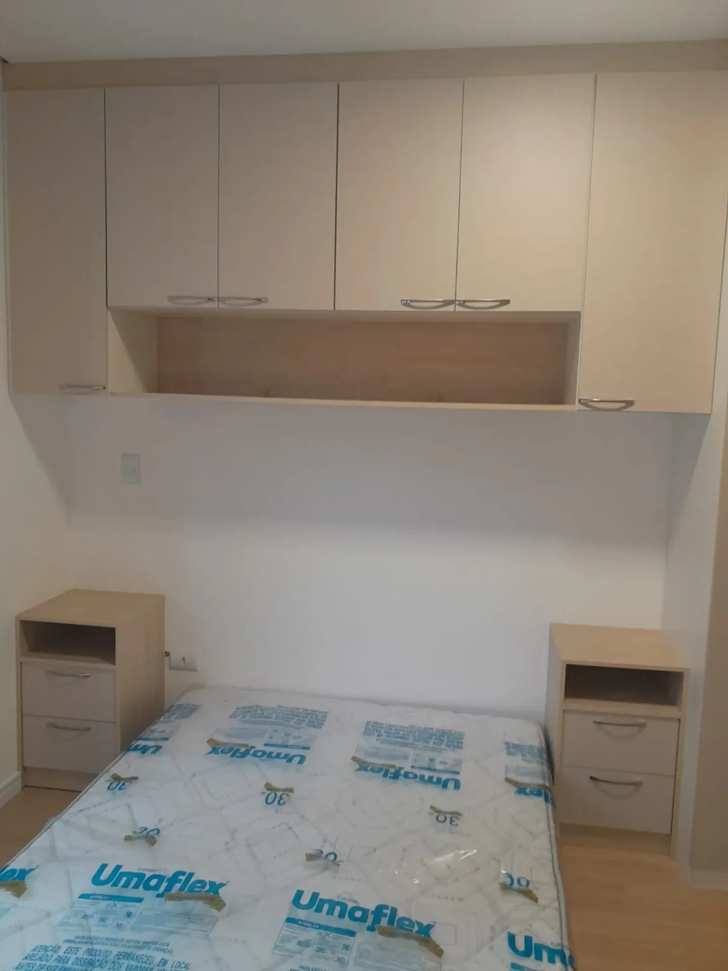 Furnished 1-bedroom apartment with open-plan kitchen — photo 29