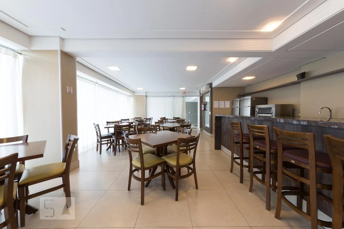 Glass-enclosed balcony in a 2-bedroom apartment, 189 m² — photo 26