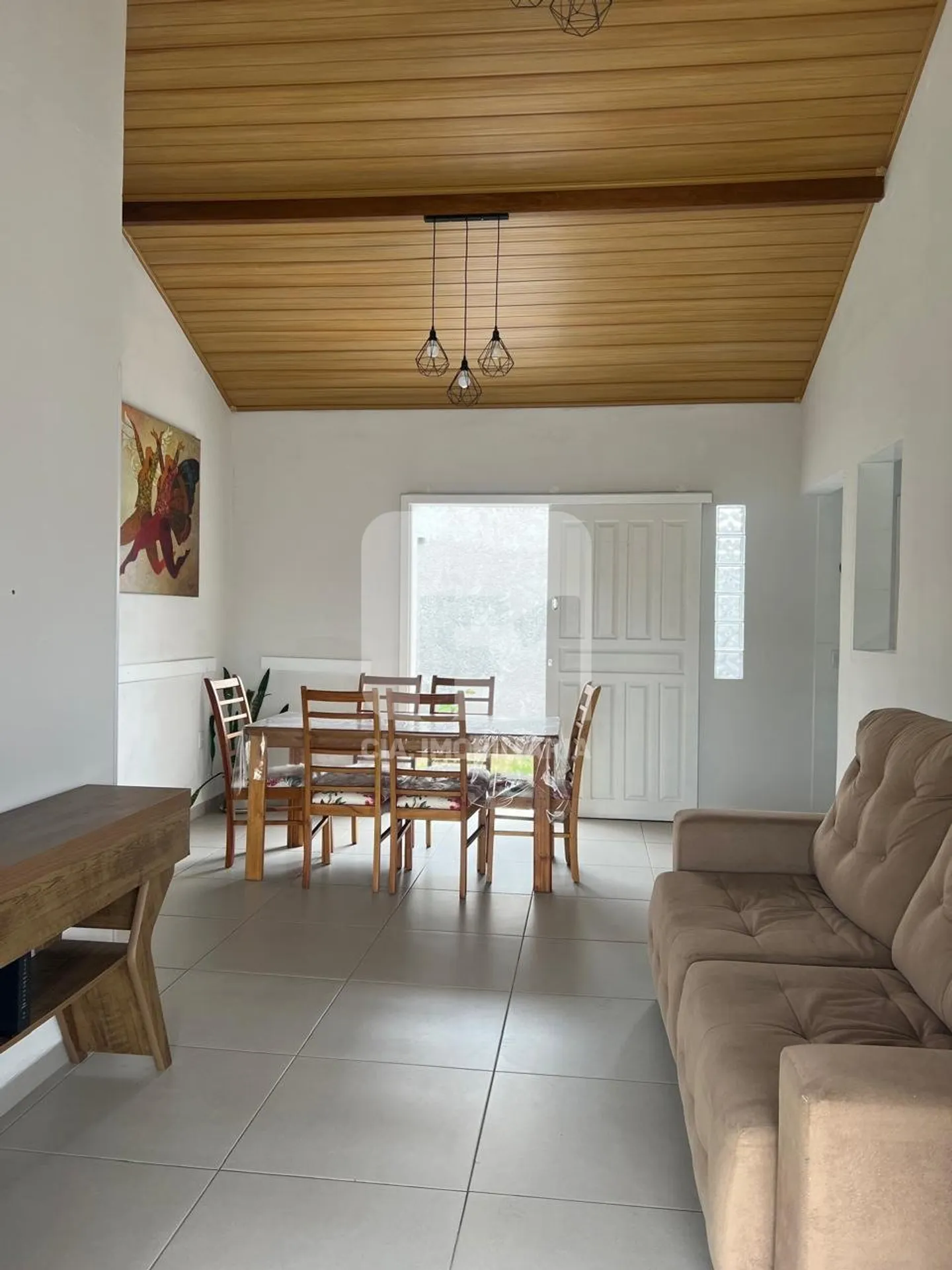 3-bedroom house with a built-in balcony grill