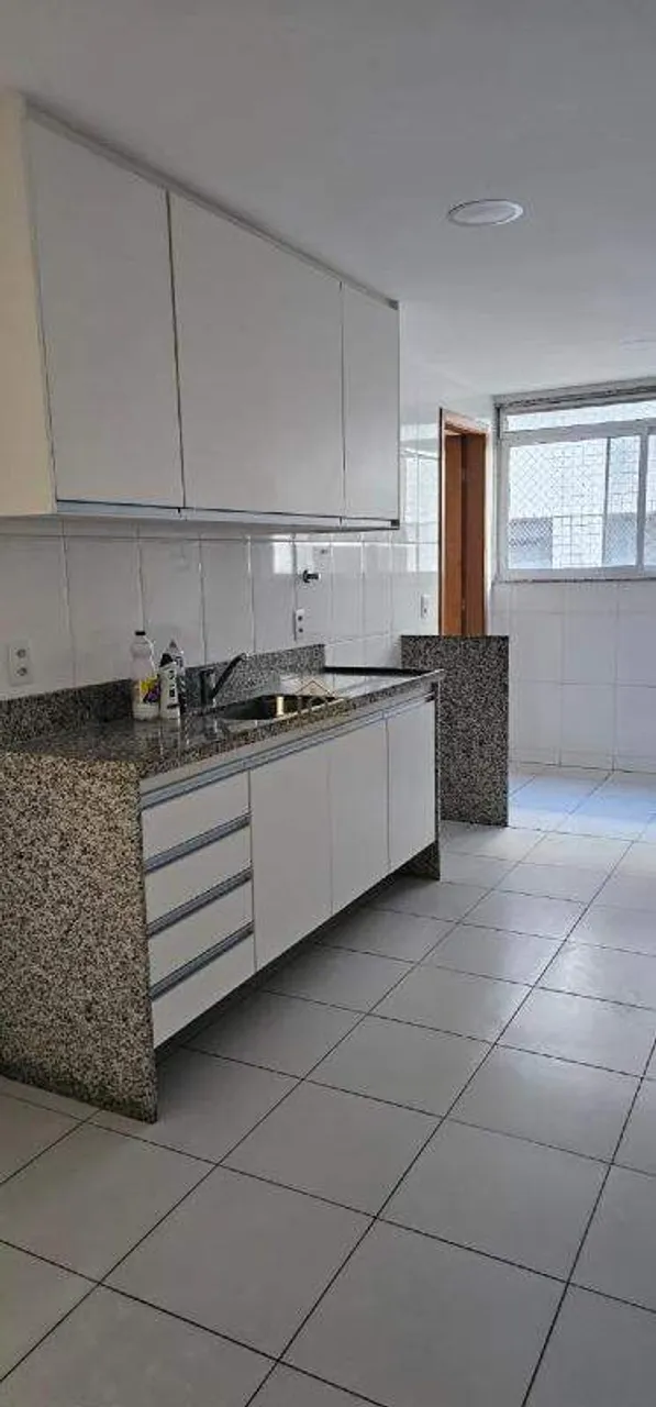 4-bedroom apartment with 3 baths and 2 parking spots — photo 2