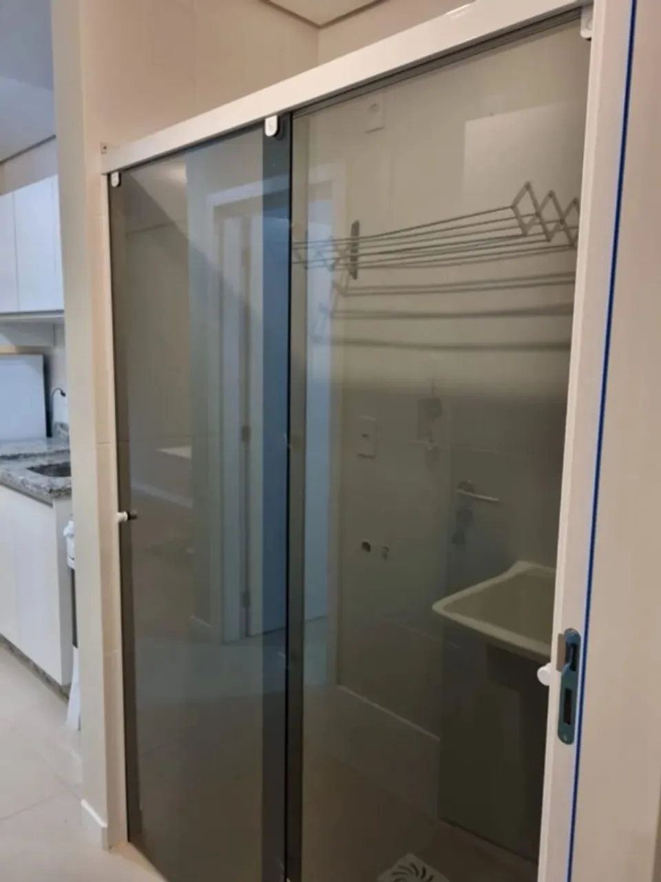 Unfurnished 1-bedroom apartment with gas stove — photo 5