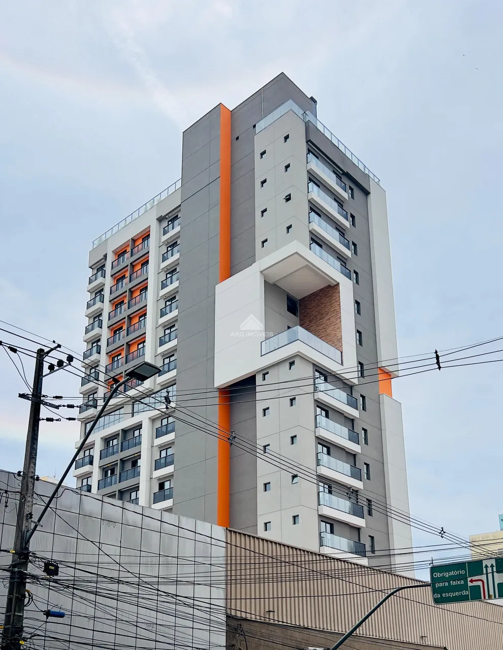 Apartamento de 1 quarto com cozinha fechada e fogão elétrico — photo 18