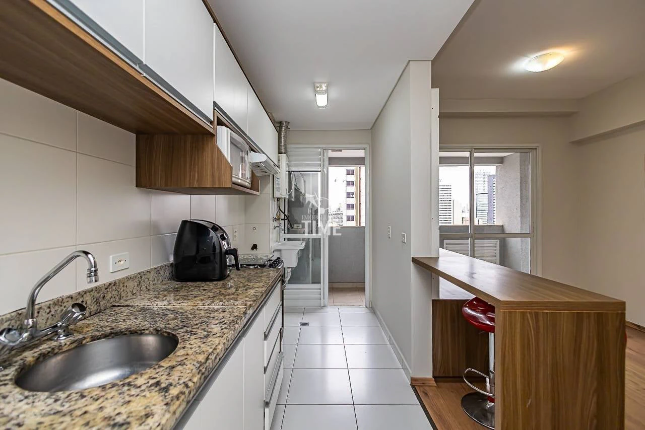 Деревянный пол или ламинат и 1 спальня: квартира 51 м² — photo 2