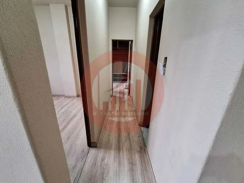 Apartment with wood floors and 2 bedrooms — photo 18