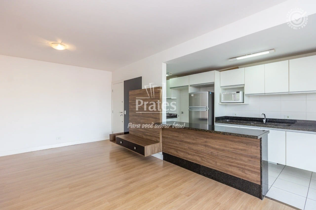Furnished 2-bedroom apartment with open-plan kitchen