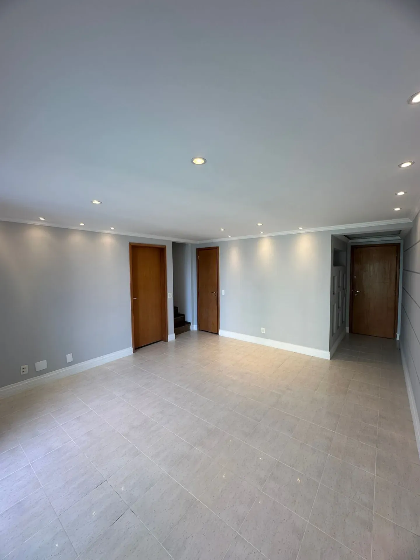 Duplex apartment of 93 m² with laundry area — photo 11