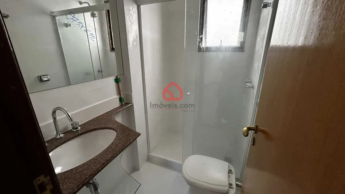 3-bedroom apartment in a building with a pool — photo 4