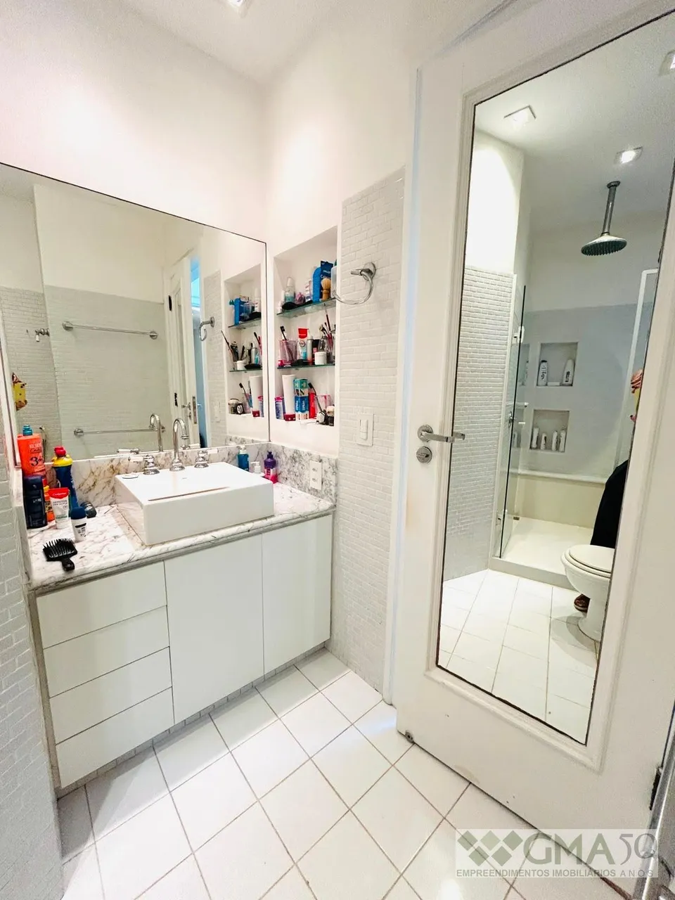 Apartamento com cozinha fechada e fogão a gás — photo 4