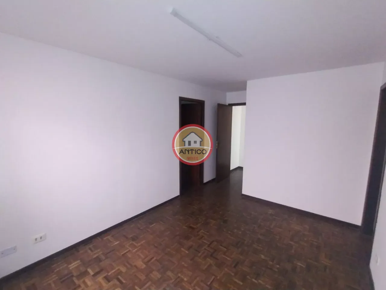 380 m² house with a separate closed kitchen and 5 bedrooms — photo 10