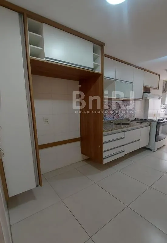 3-bedroom apartment in a building with a pool — photo 10