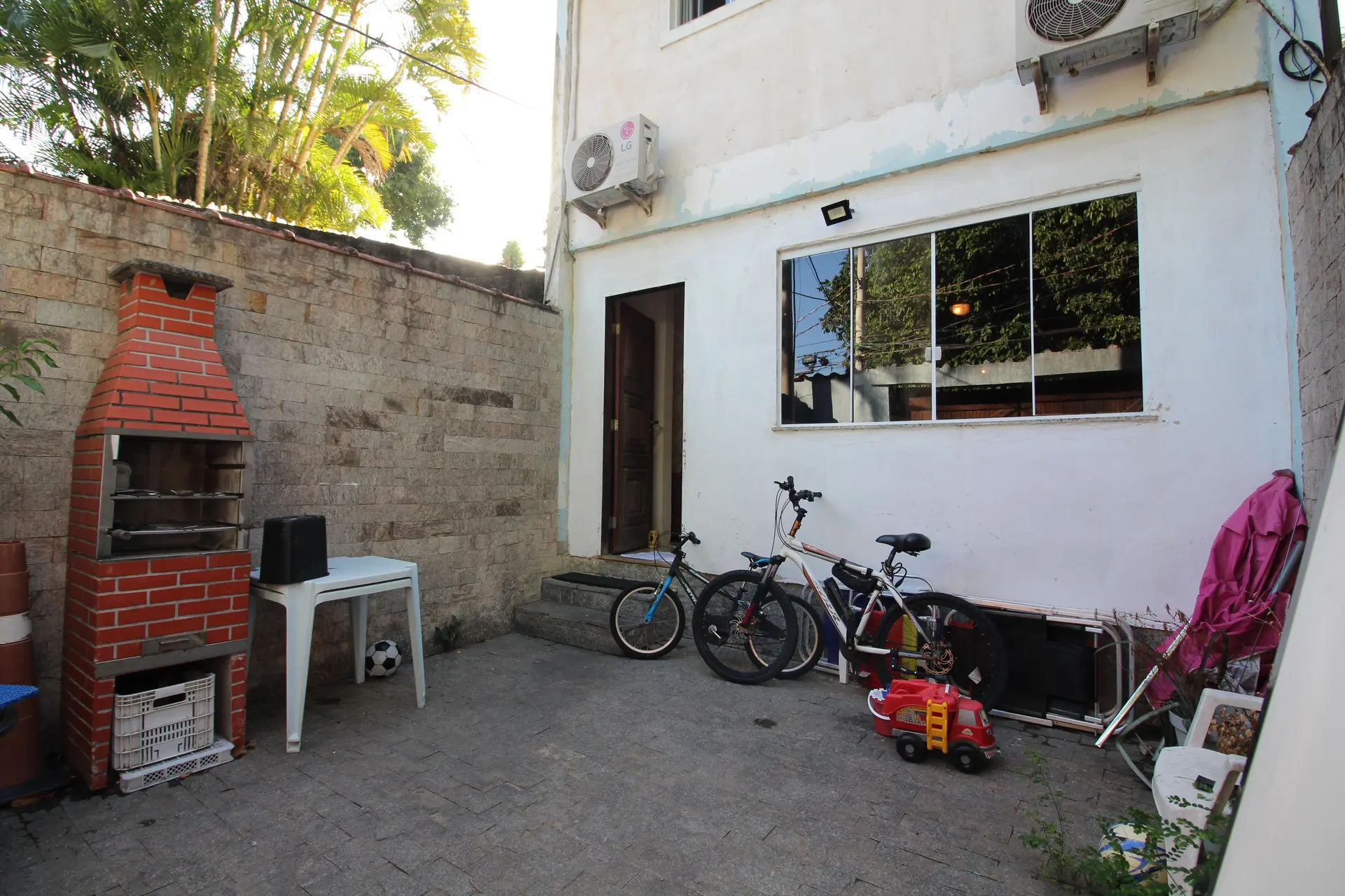 Furnished house with 3 bedrooms, private yard and 1 parking spot — photo 24