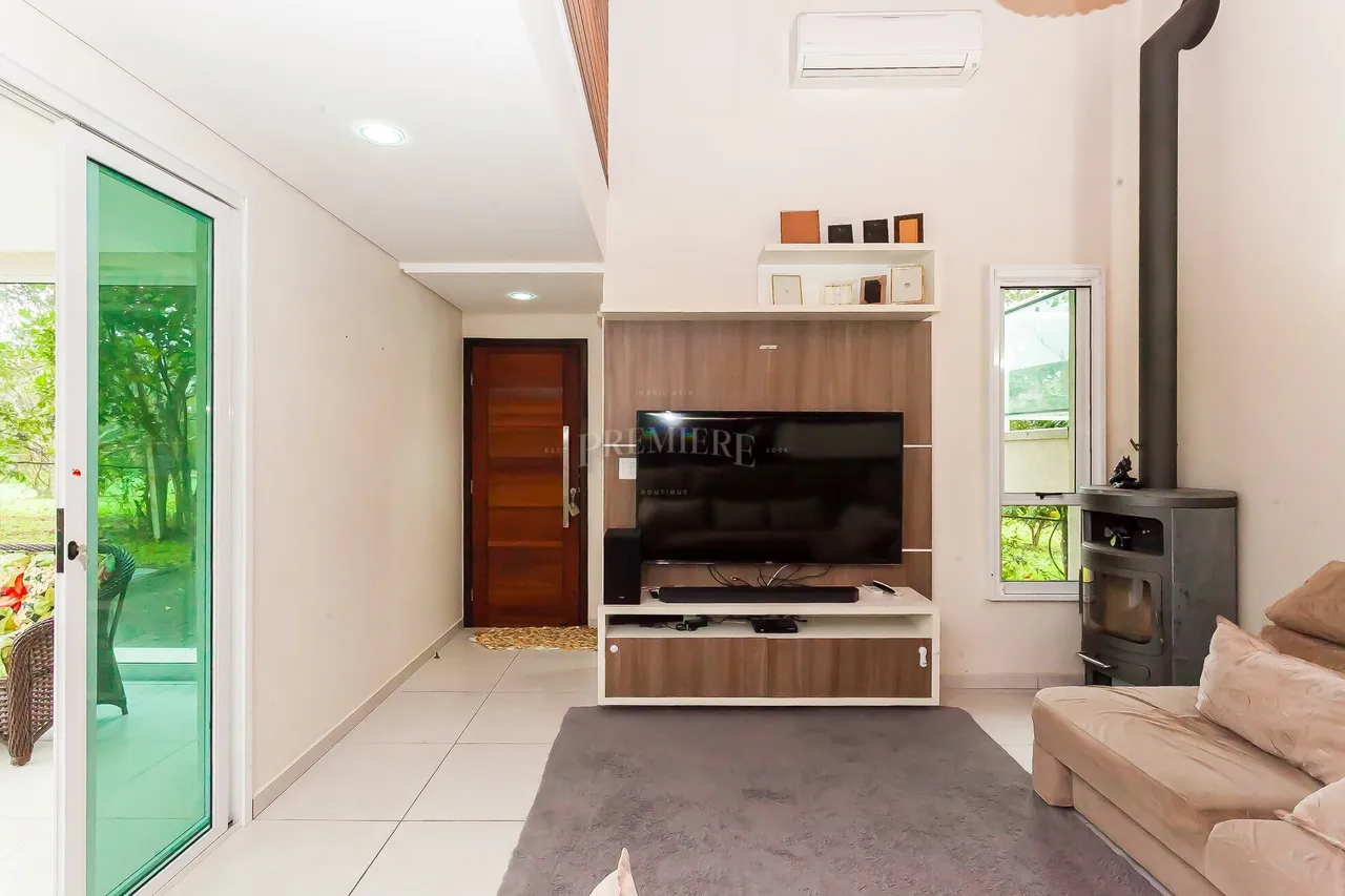 House with 4 bedrooms, 1 en-suite, 4 bathrooms — photo 6