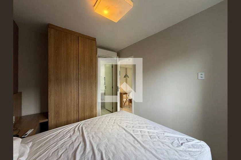 Furnished 2-bedroom apartment with an en-suite pair — photo 25