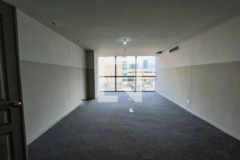 Apartment with 8 bedrooms, 3 bathrooms and 350 m² — photo 21
