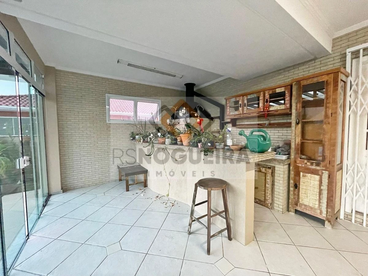Furnished house, 317 m², with a bathtub — photo 32