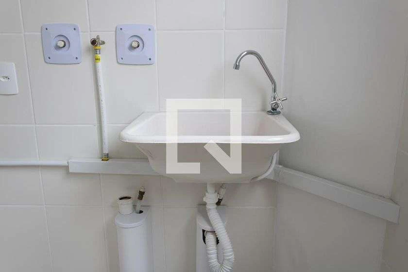 Apartamento para locação com 2 quartos e 43 m² — photo 4